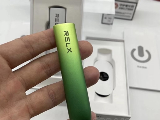 YOOZ柚子 vs RELX悦刻，全方位对比帮你做出最佳选择